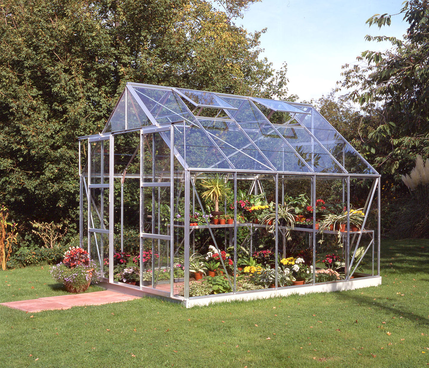 Halls Magnum Greenhouse 810