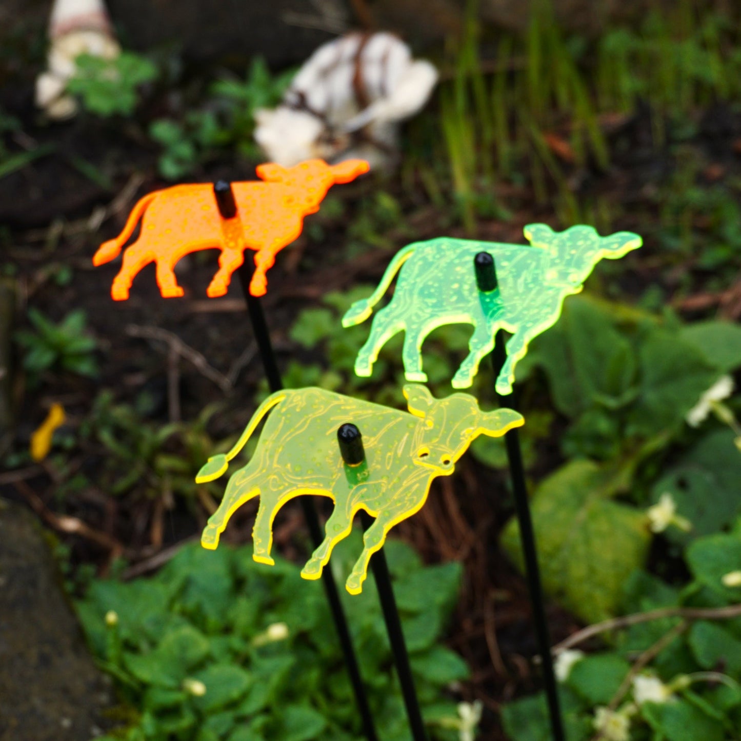 Set of 3 Glowing Medium Cows SunCatcher Garden Decor Stakes