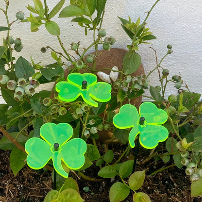 Small Garden Décor Ornaments Set of 3 'Shamrock'