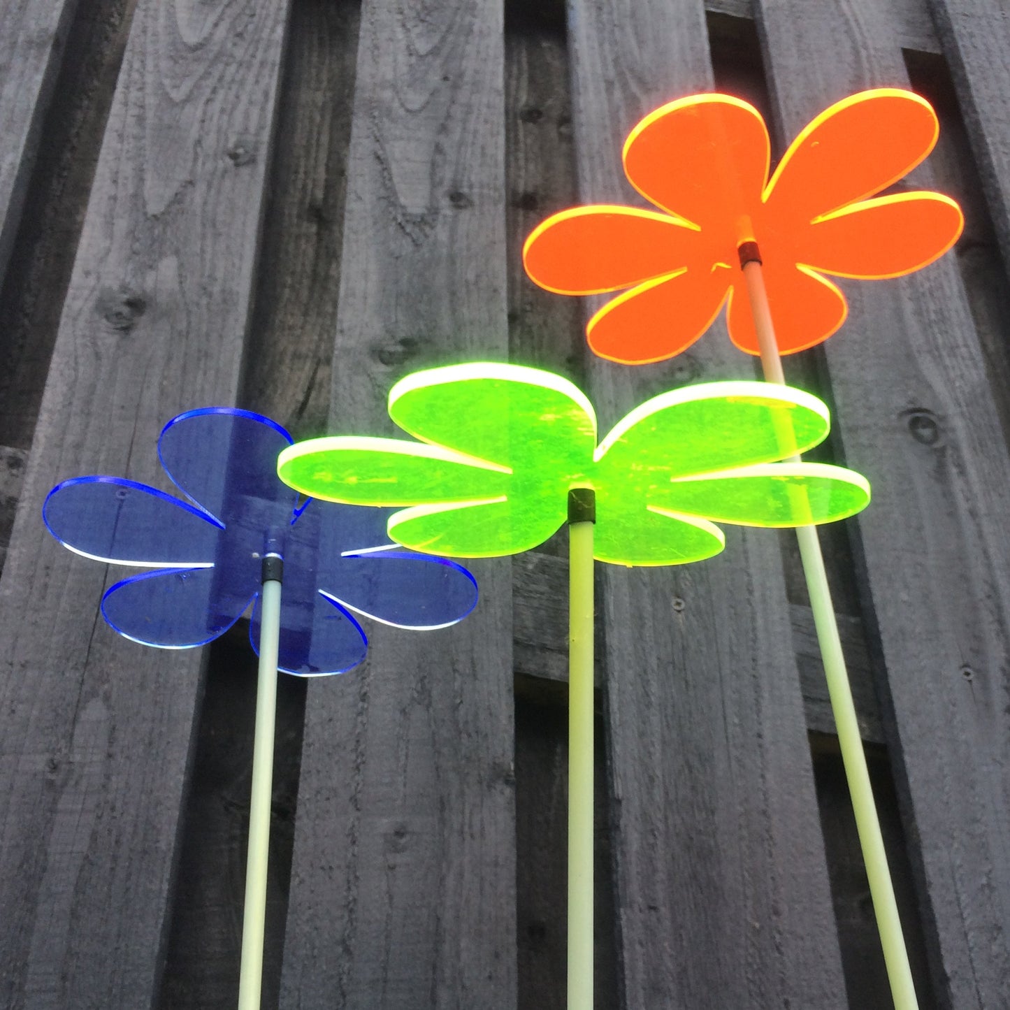 Large Garden Decor Ornaments Set of 3 'Daisies'