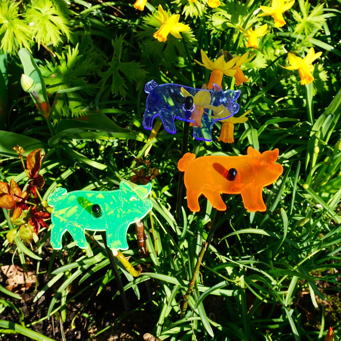 Set of 3 Glowing Medium Pigs SunCatcher Garden Decor Stakes