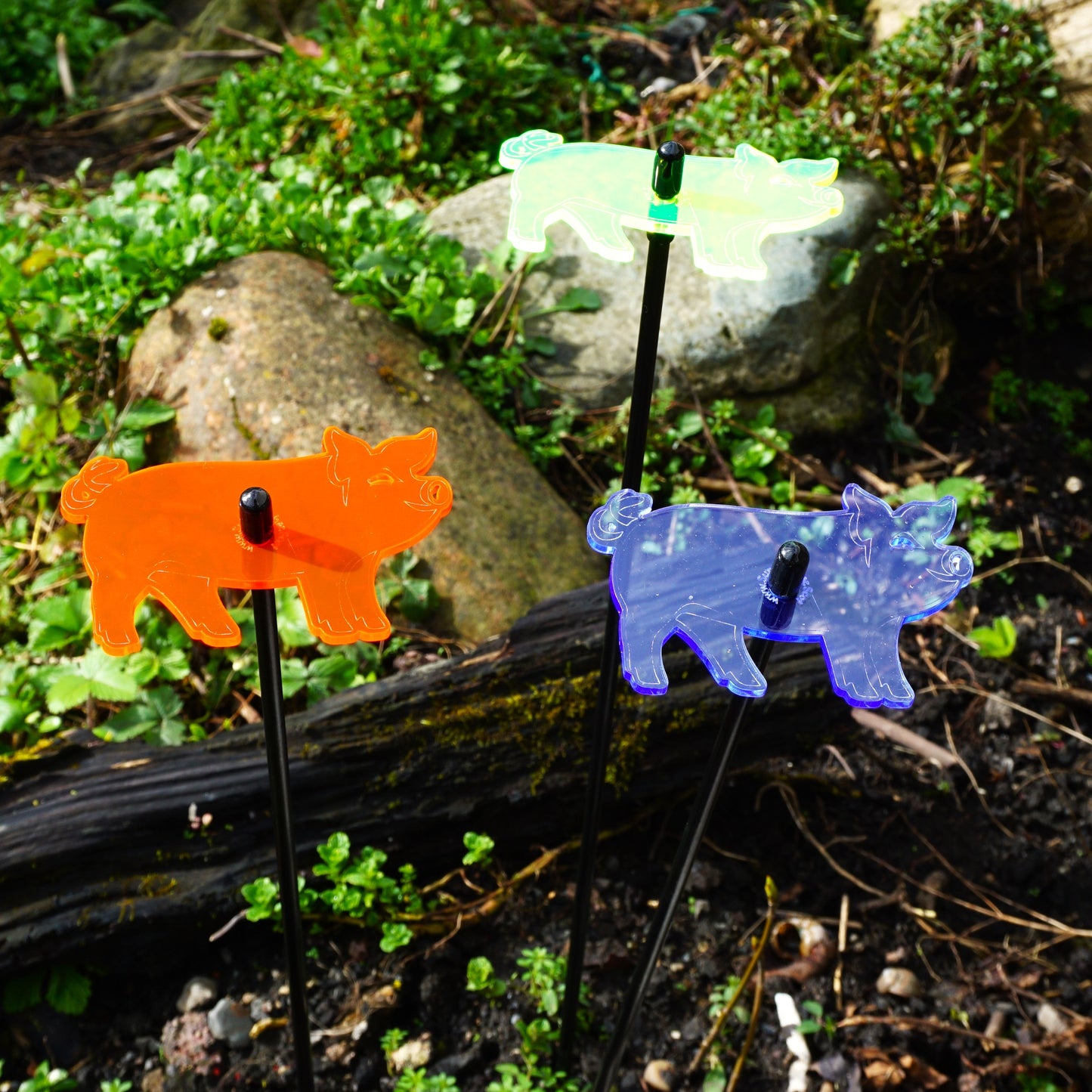 Set of 3 Glowing Medium Pigs SunCatcher Garden Decor Stakes