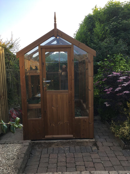 Lark Greenhouse 4'7 x 6'4