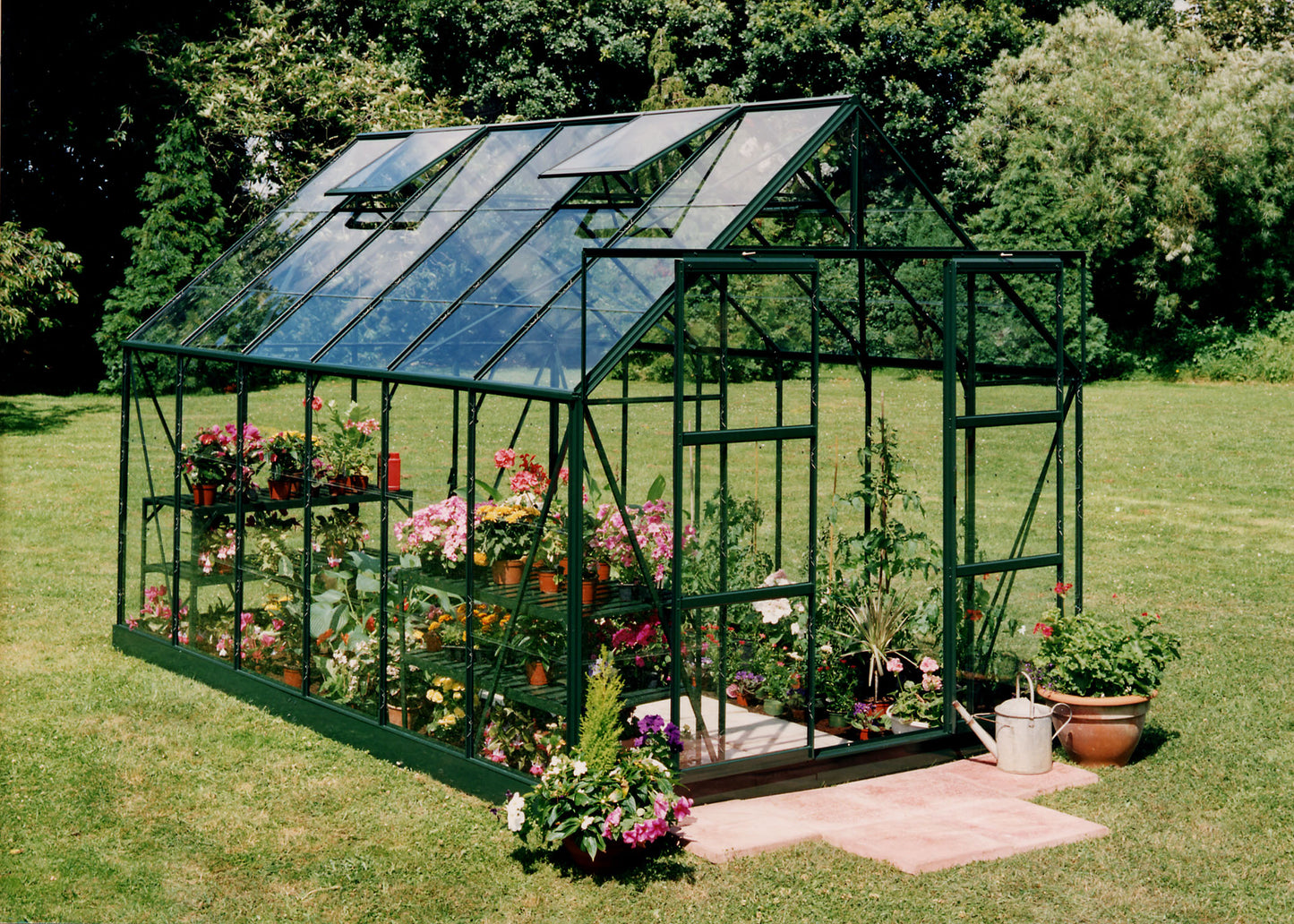 Halls Magnum Greenhouse 812