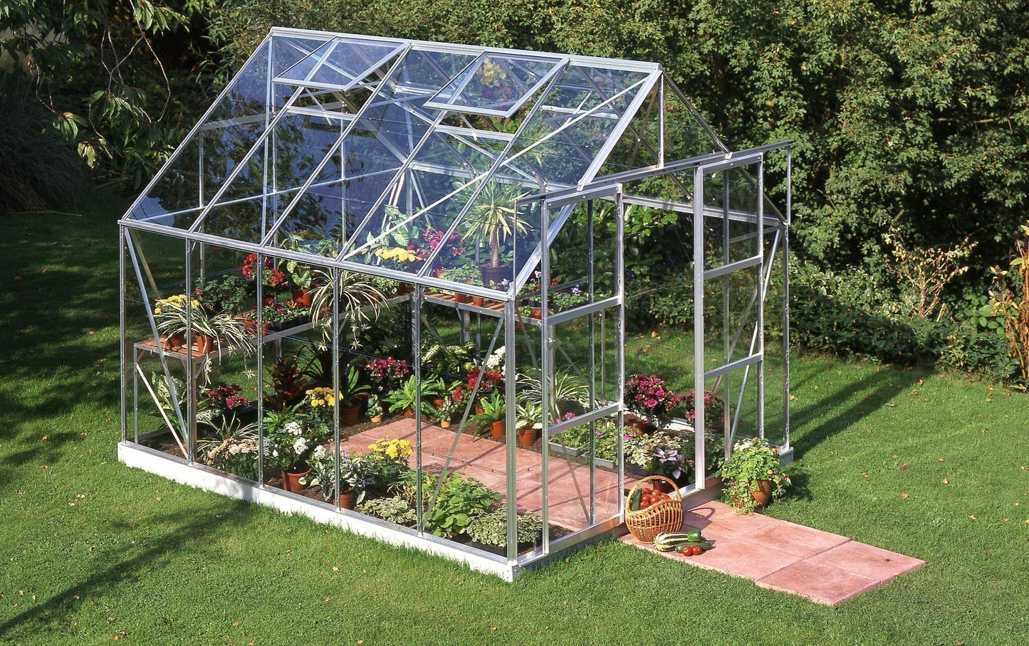 Halls Magnum Greenhouse 810