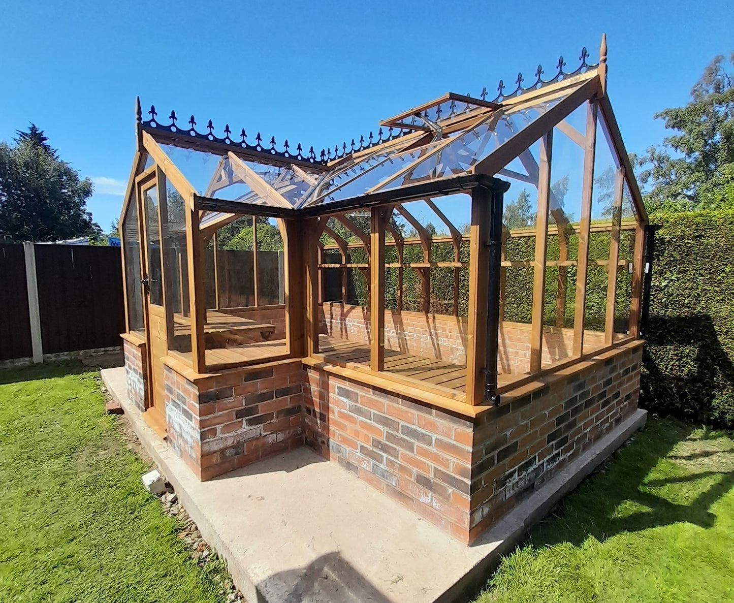 Mallard Greenhouse 8'9 x 32'4