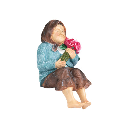 Grandmother Solar Garden Ornament – Light Up Outdoor Garden Statue