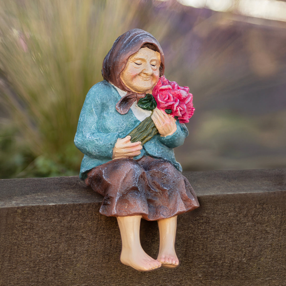 Grandmother Solar Garden Ornament – Light Up Outdoor Garden Statue