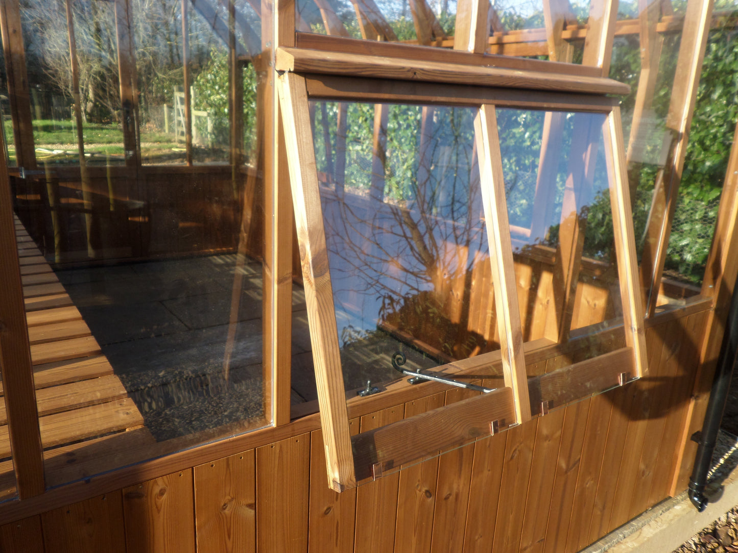 The Eagle Greenhouse 8'3 x 19'9