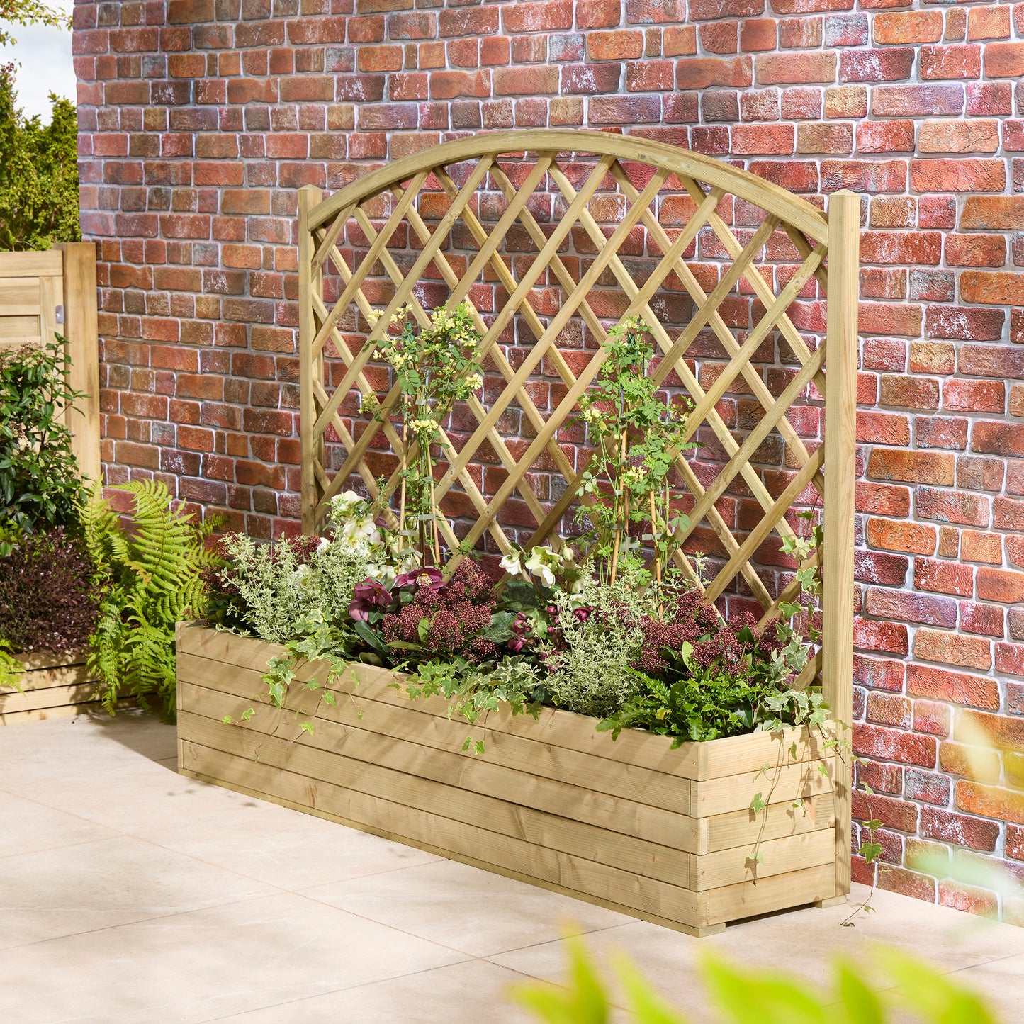 Rowlinson Trough Planter With Lattice - 1.8m
