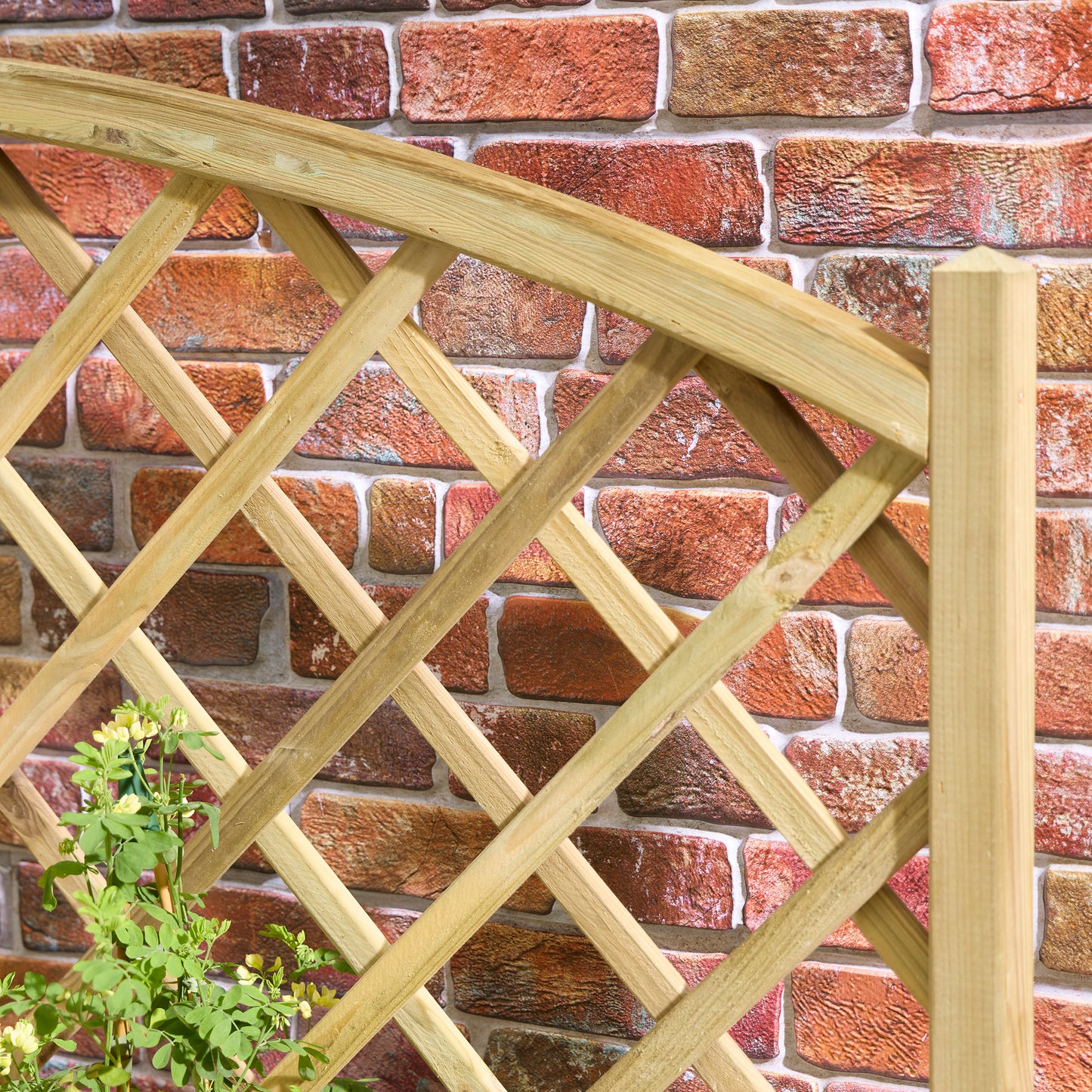 Rowlinson Trough Planter With Lattice - 1.8m