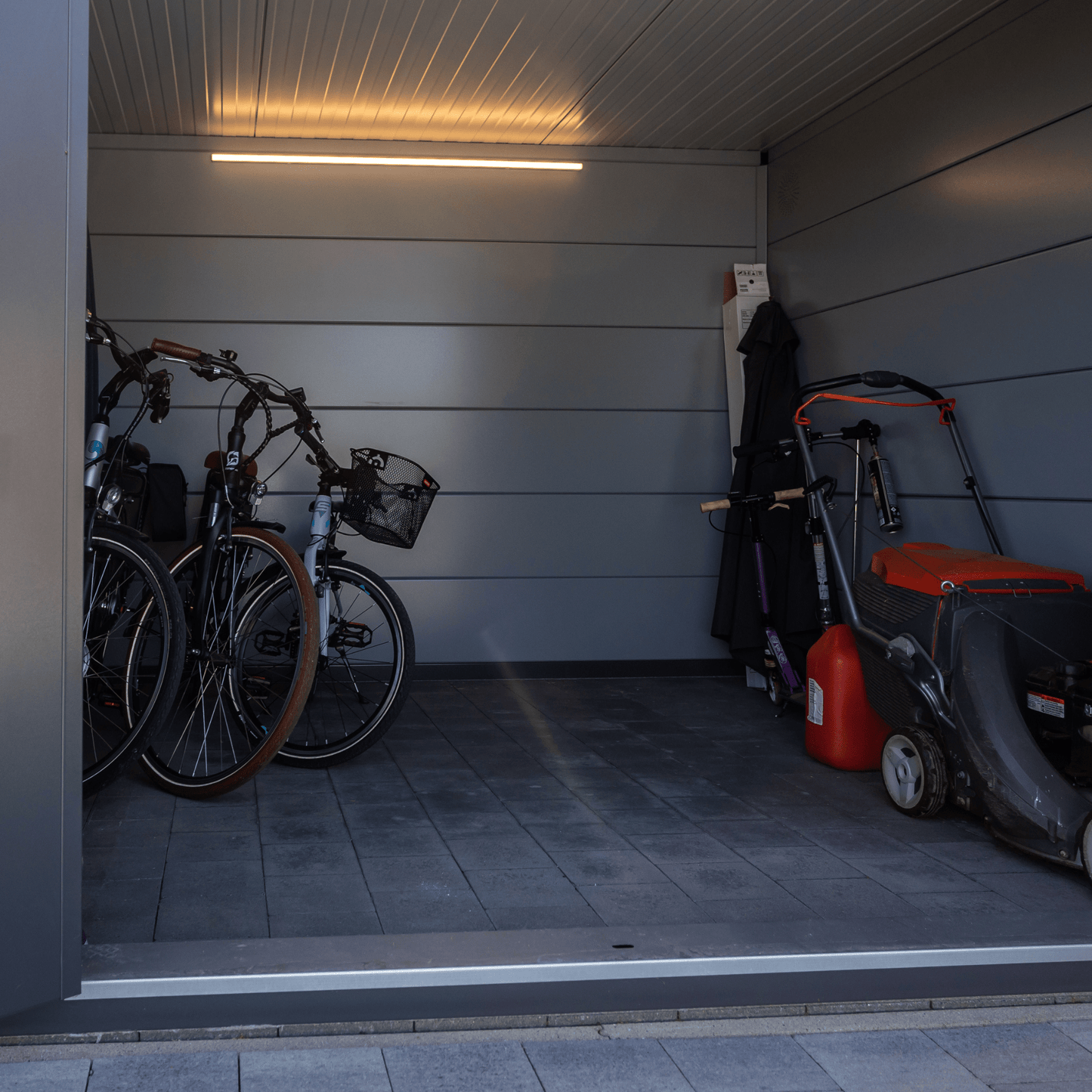 Telluria 13x10ft Eleganto Plus Heavy Duty Steel Shed - 3.9m x 3m