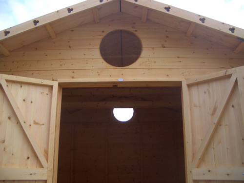 Beach hut shed 8'x10'