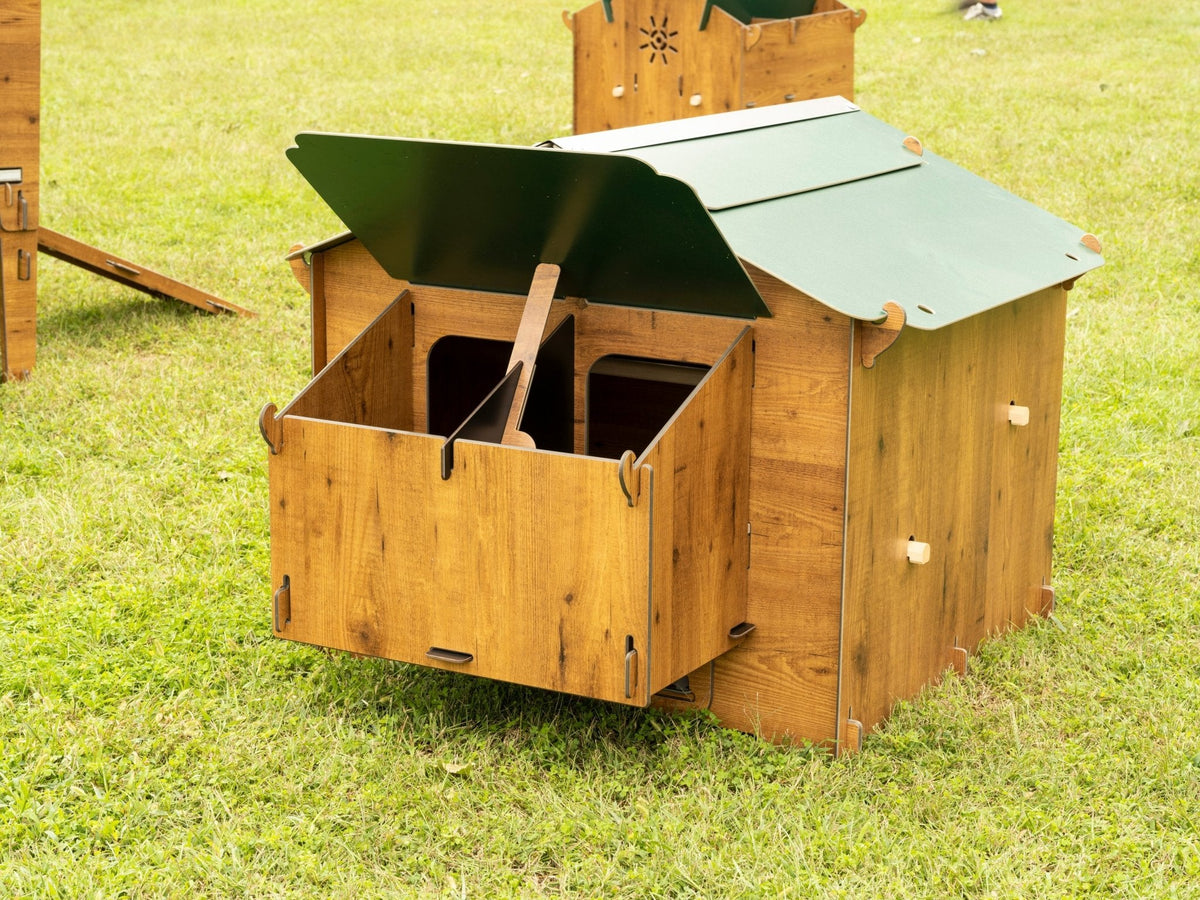 Easicoop Chalet L - HPL Chicken coop up to 7-9 medium Birds