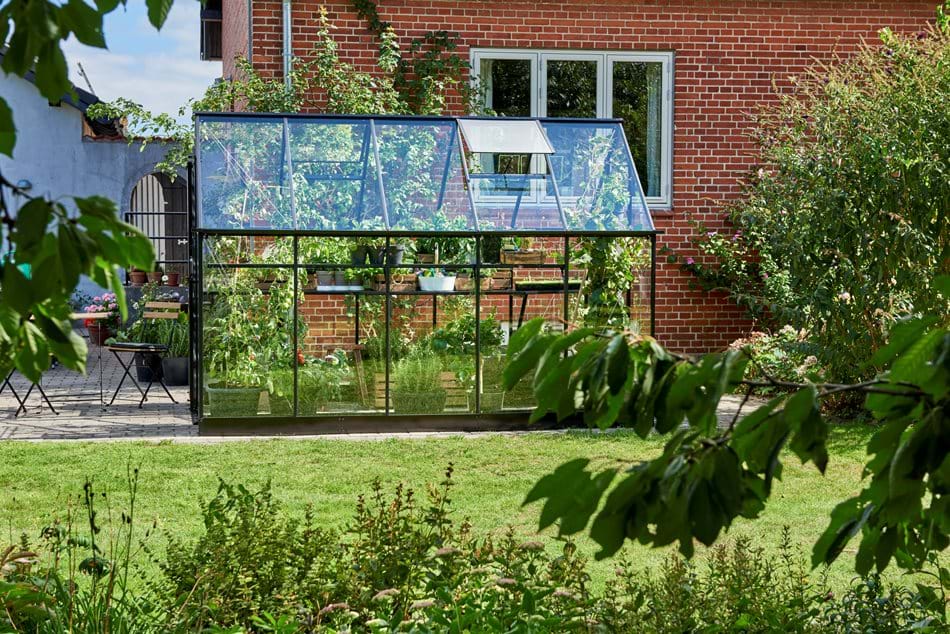 Halls Qube 610 Black Greenhouse