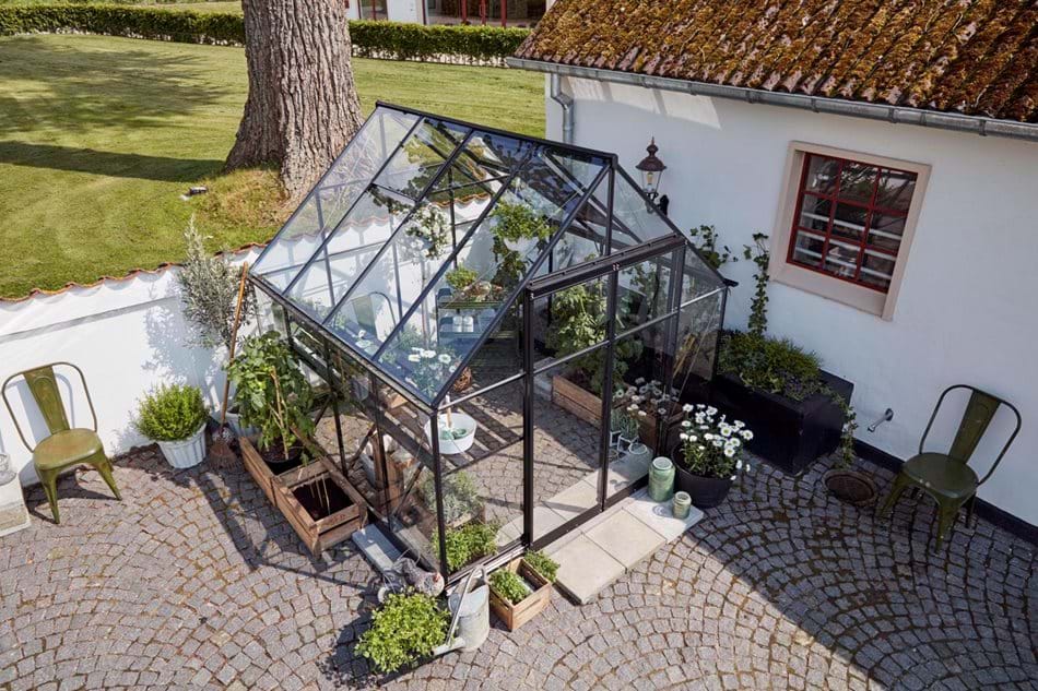 Halls Qube+ 88 Black Greenhouse