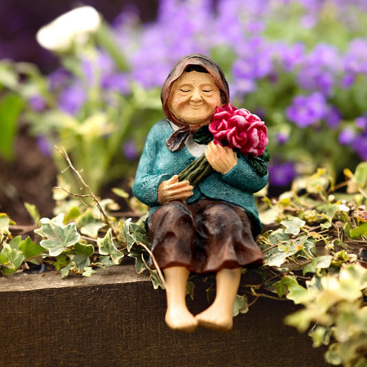 Grandmother Solar Garden Ornament – Light Up Outdoor Garden Statue