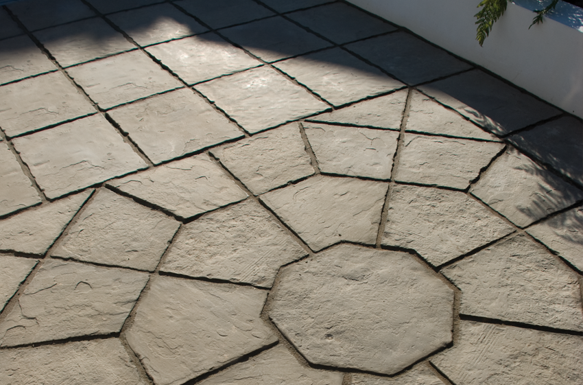 Stratford Octagon Patio Kit 5.06m2 Antique (2250 x 2250mm)