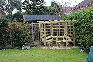 Clementine Corner Arbour