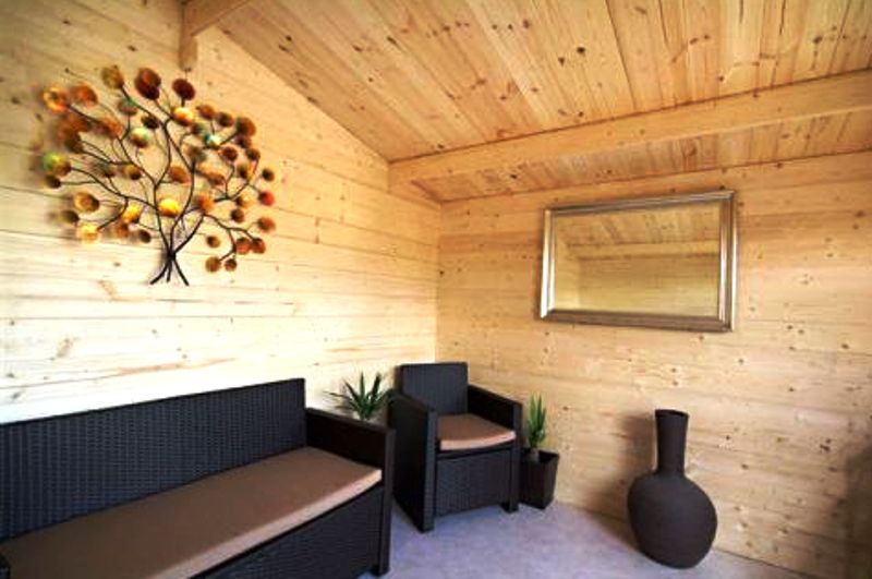 Oxford Log Cabin